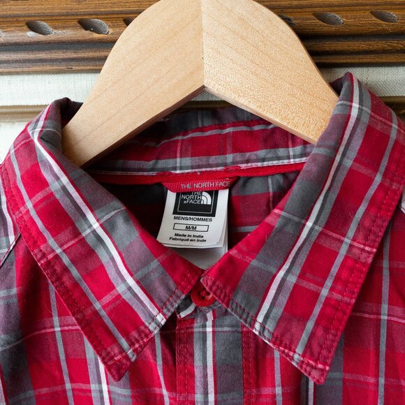 The North Face Men’s Sz Medium Red Gray Plaid Long Sleeve Button-Up Shirt Hiking - Picture 2 of 7
